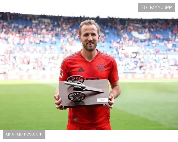 凯恩力压群雄勇夺世界杯金靴，彰显足球巨星风采