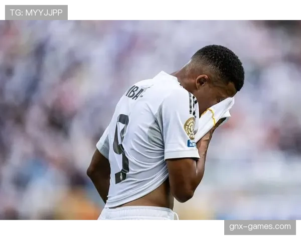 诺伊尔展望未来：稳健表现开启职业生涯新篇章