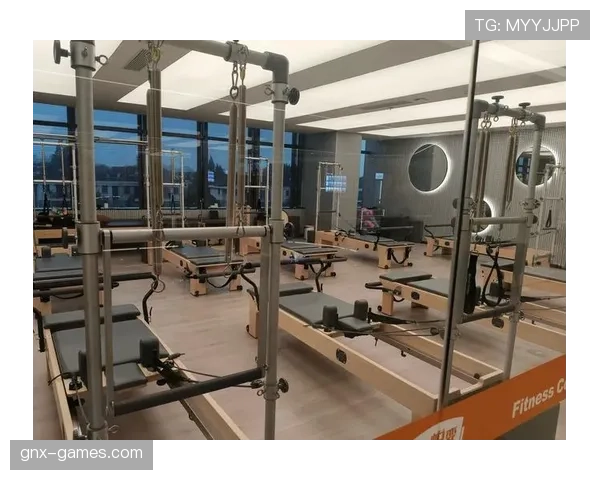 莱万每天凌晨四点起床吃有机牛排，健身房打卡比网红还勤